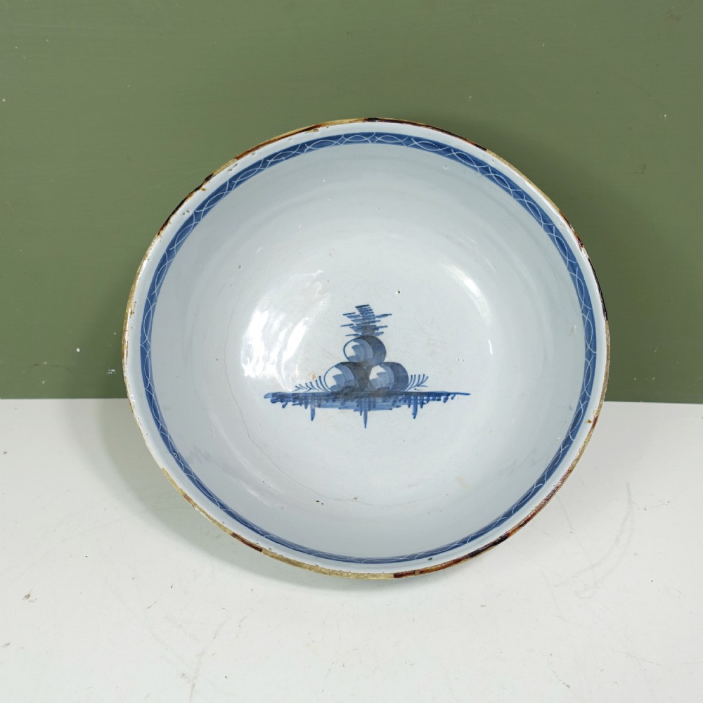 18TH C DELFT CENTRE BOWL View V