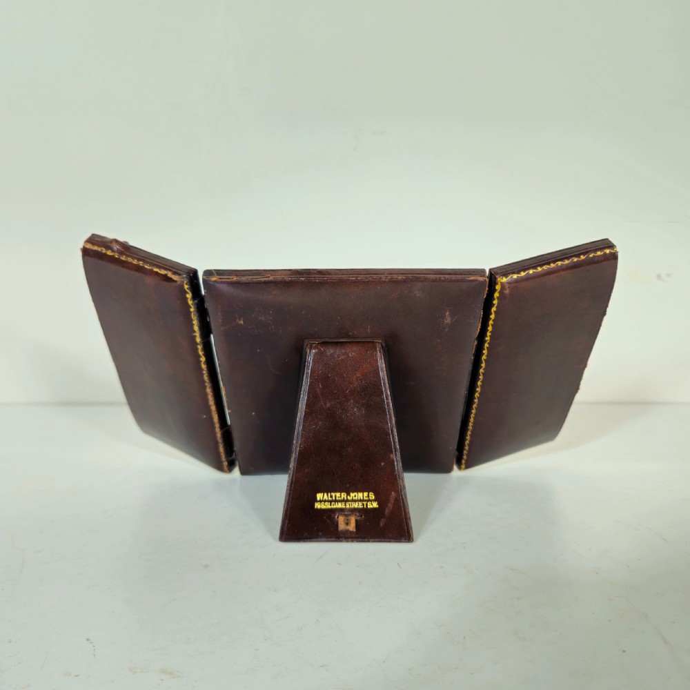 SILVER FRAME IN ORIGINAL LEATHER CASE View II