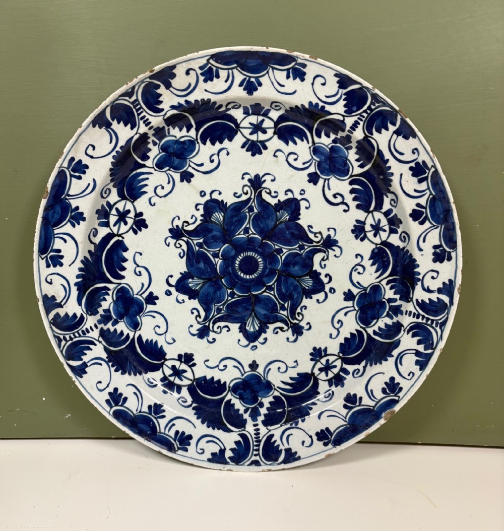 18TH C DELFT CHARGER