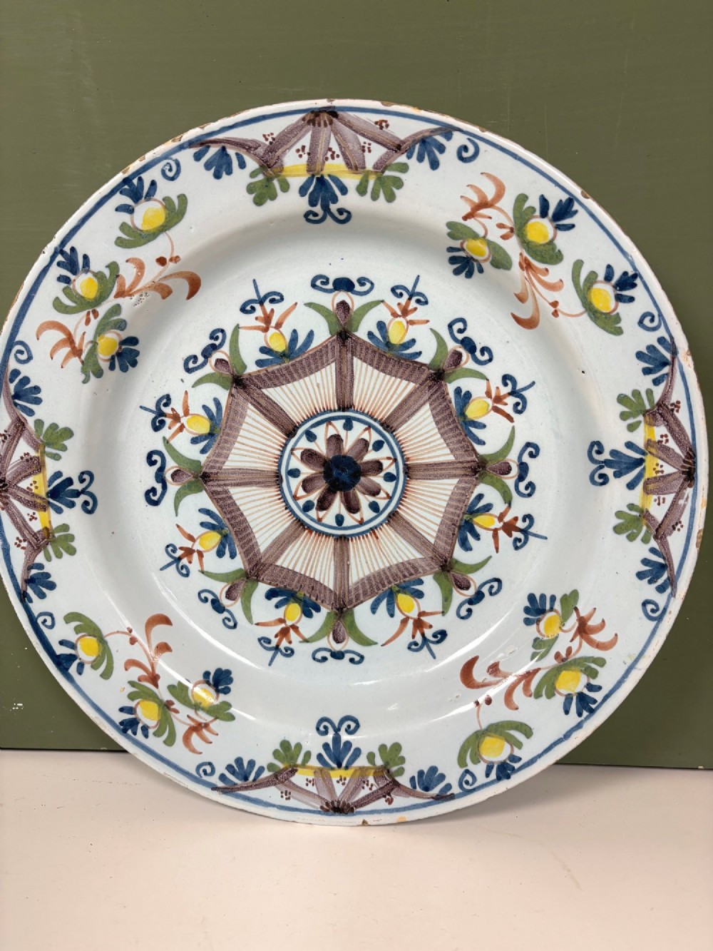 18TH C DELFT POLYCHROME CHARGER View II