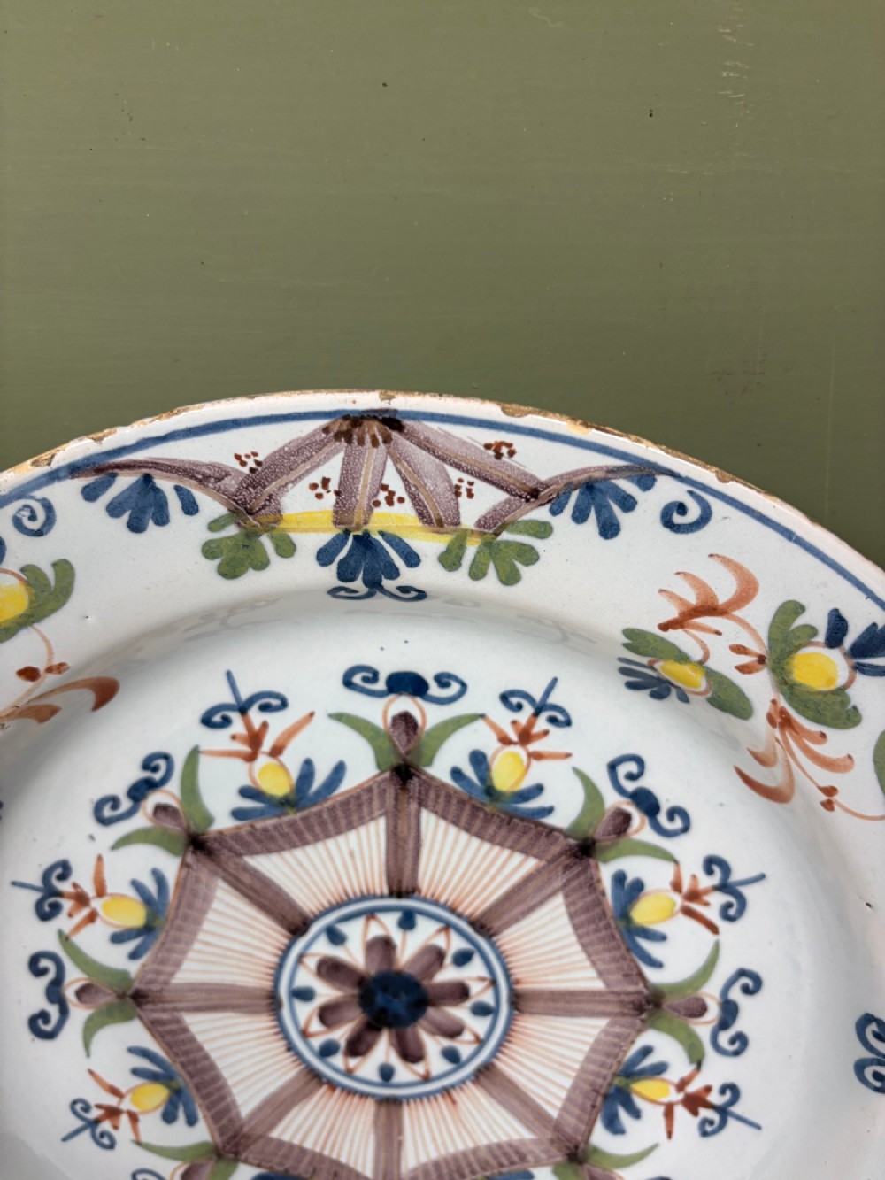 18TH C DELFT POLYCHROME CHARGER View III