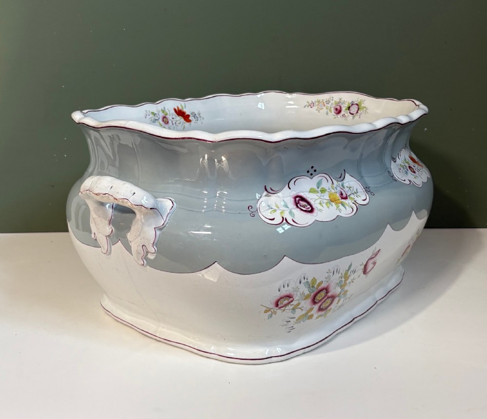 LARGE 19TH C FOOT BATH View IV