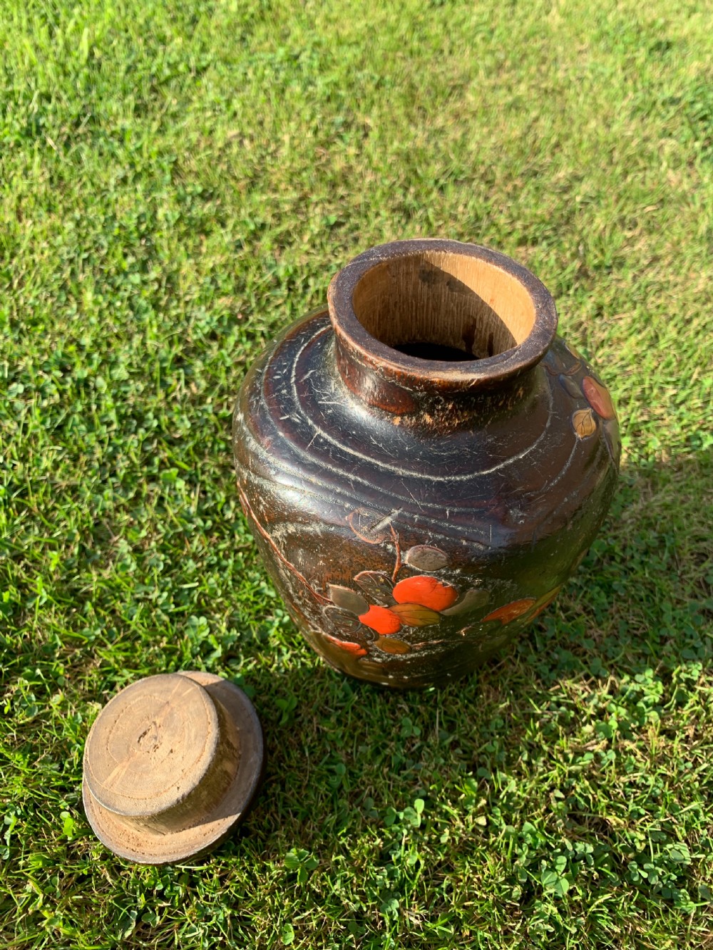 Meiji carved lacquer  lidded vase View VI