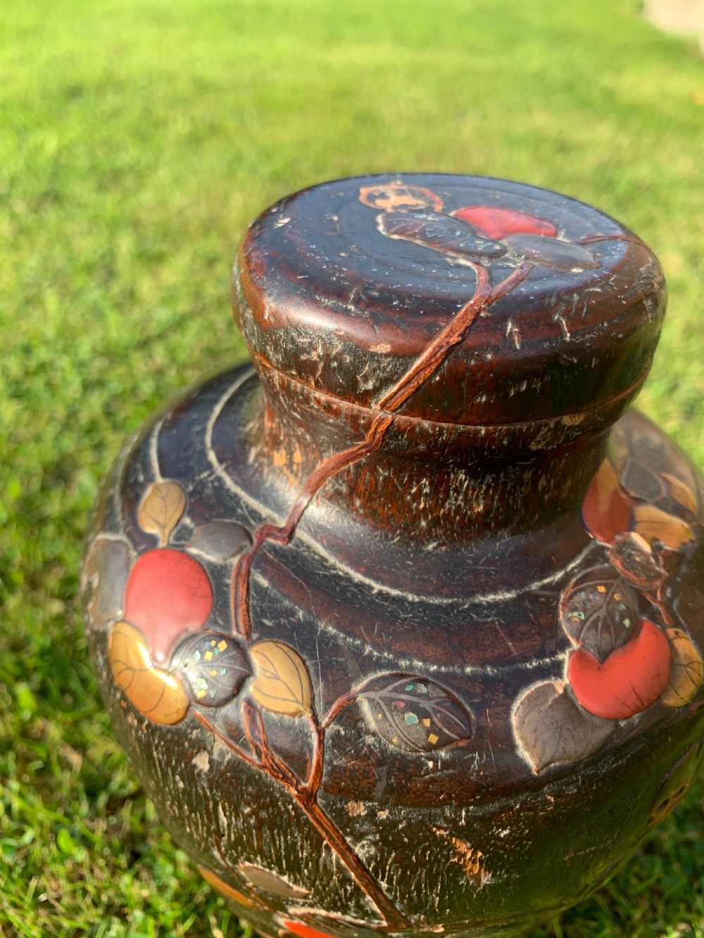 Meiji carved lacquer  lidded vase View VII