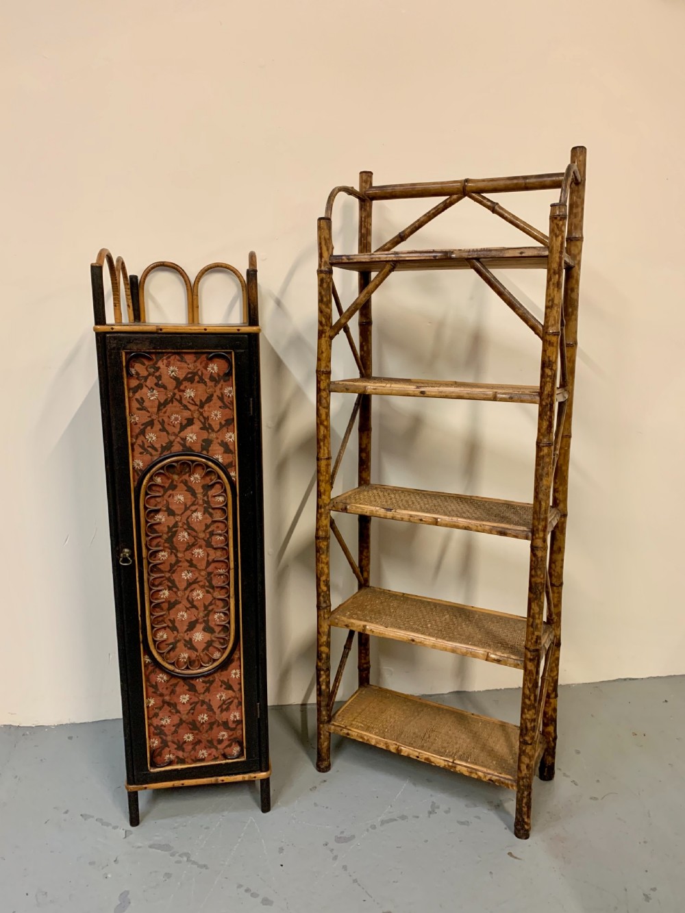 Bamboo standing shelves  View III