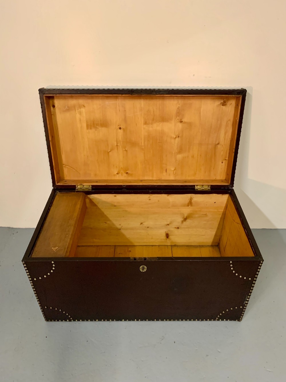 Large Scottish leather covered kist View V