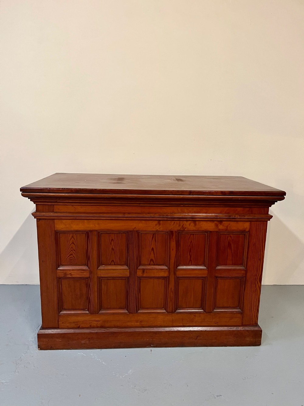 Scottish altar table View II