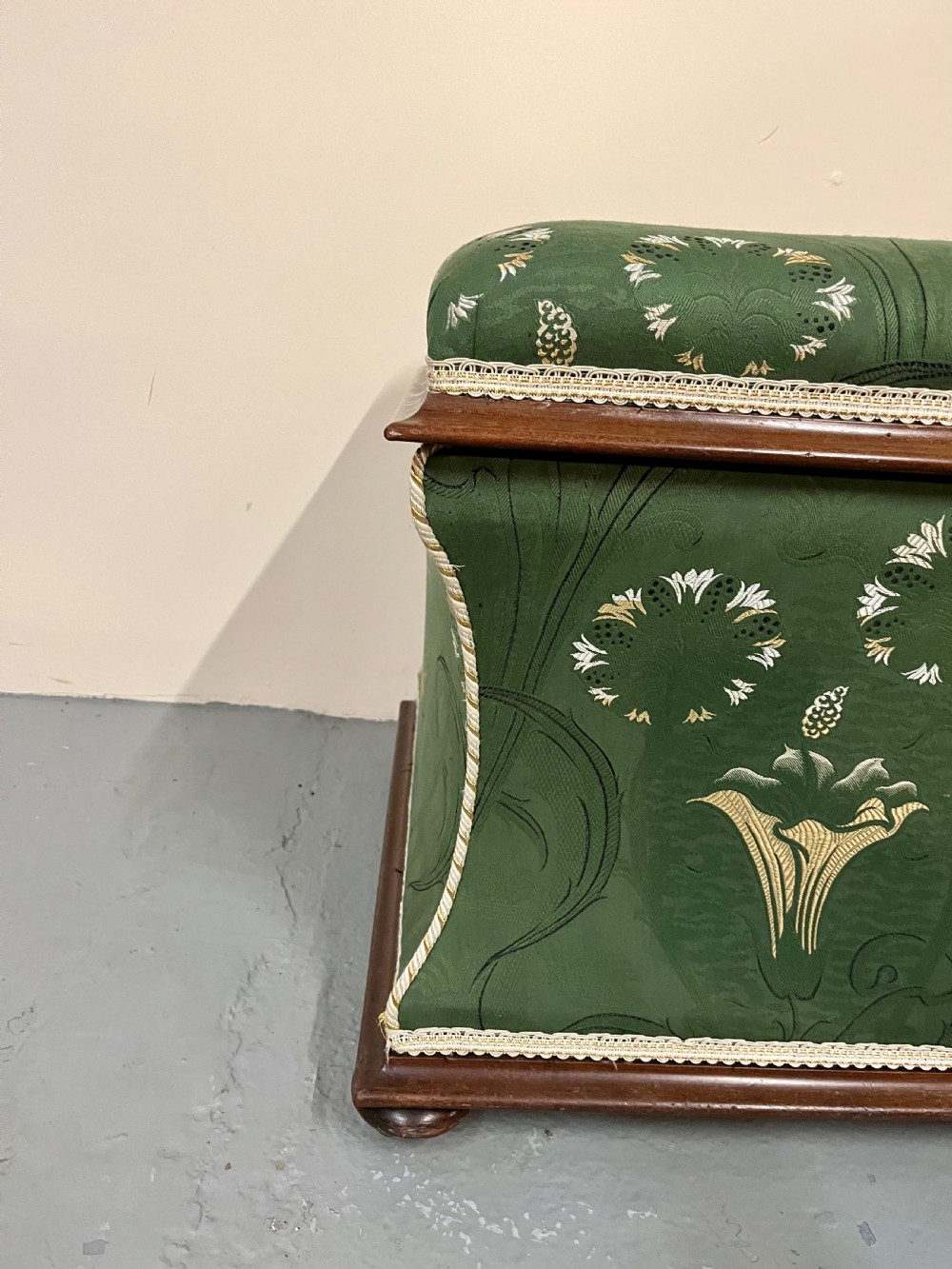 Large ottoman stool View V