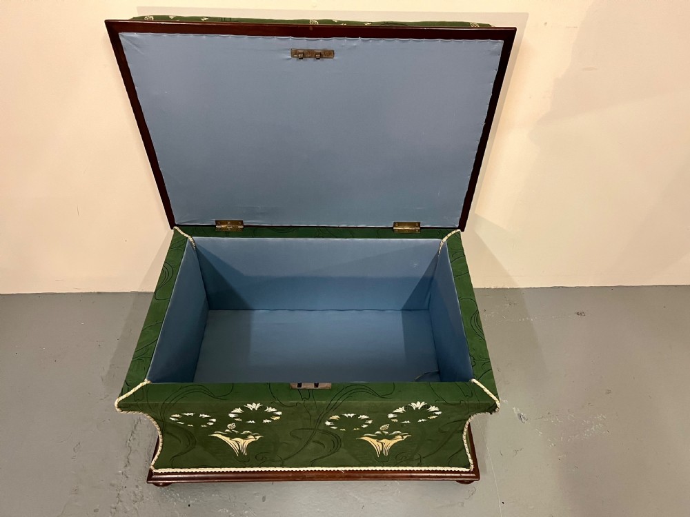 Large ottoman stool View IX