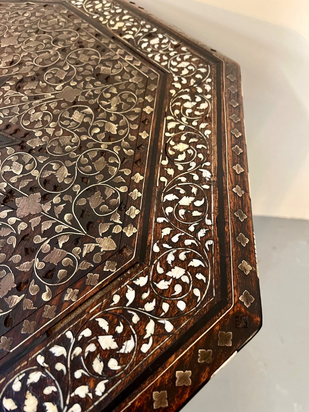 Large Hoshiarpur table View V