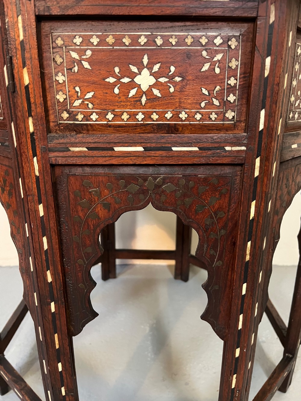 Large Hoshiarpur table View VI