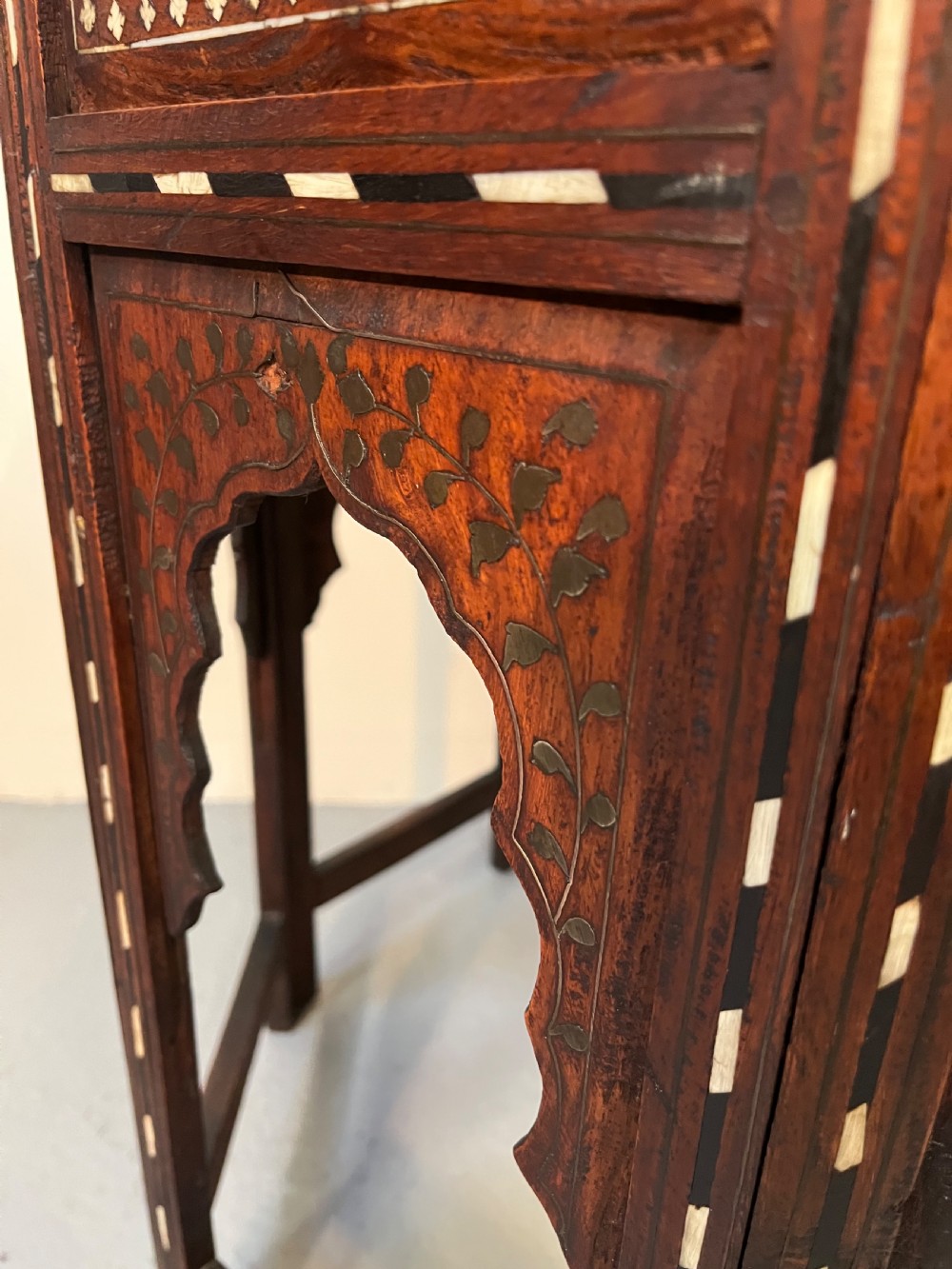 Large Hoshiarpur table View VII