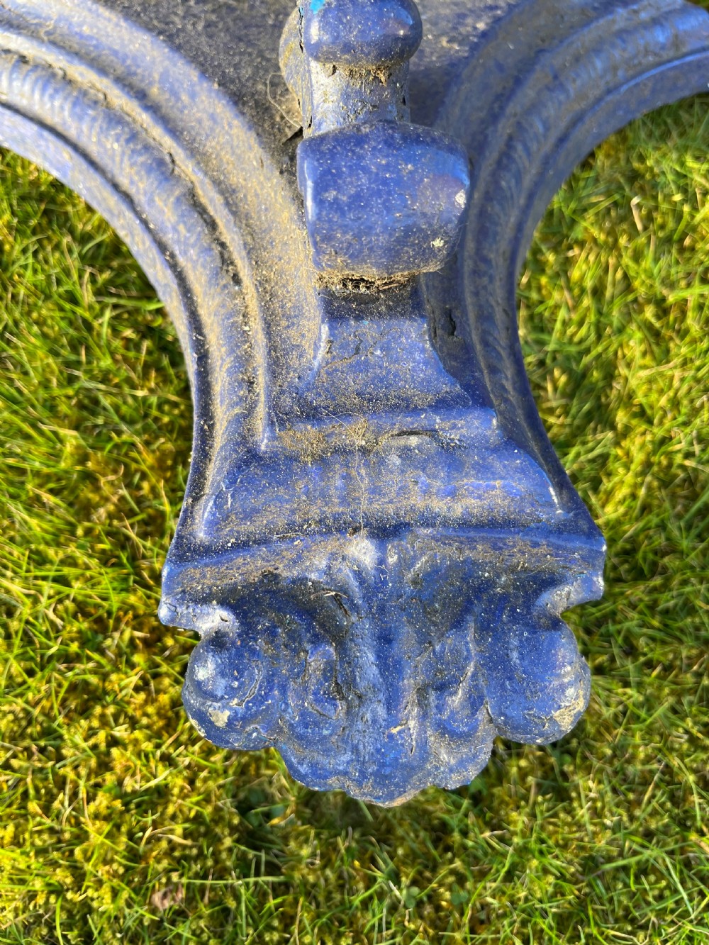 Regency cast iron garden table  View X