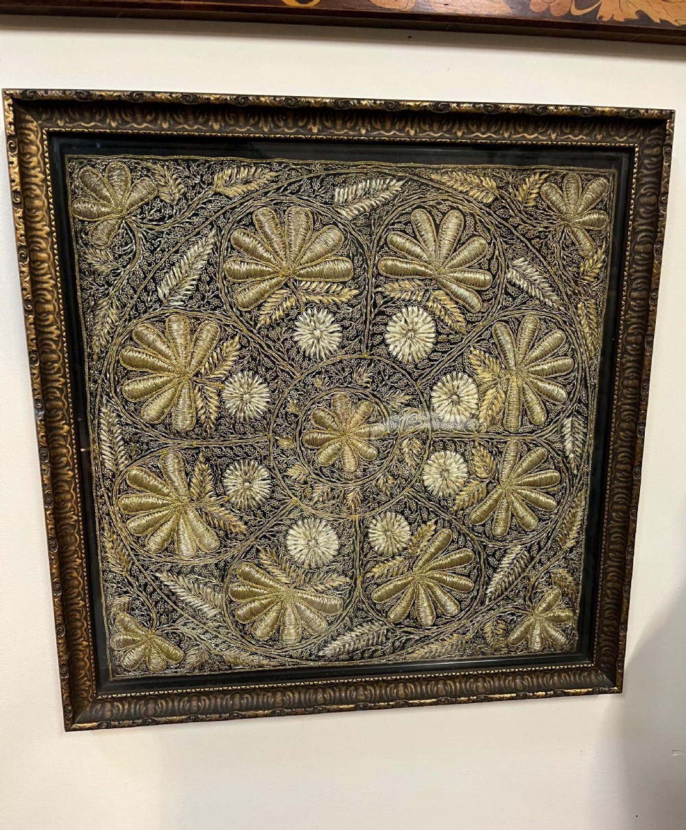 Silk embroidered picture 