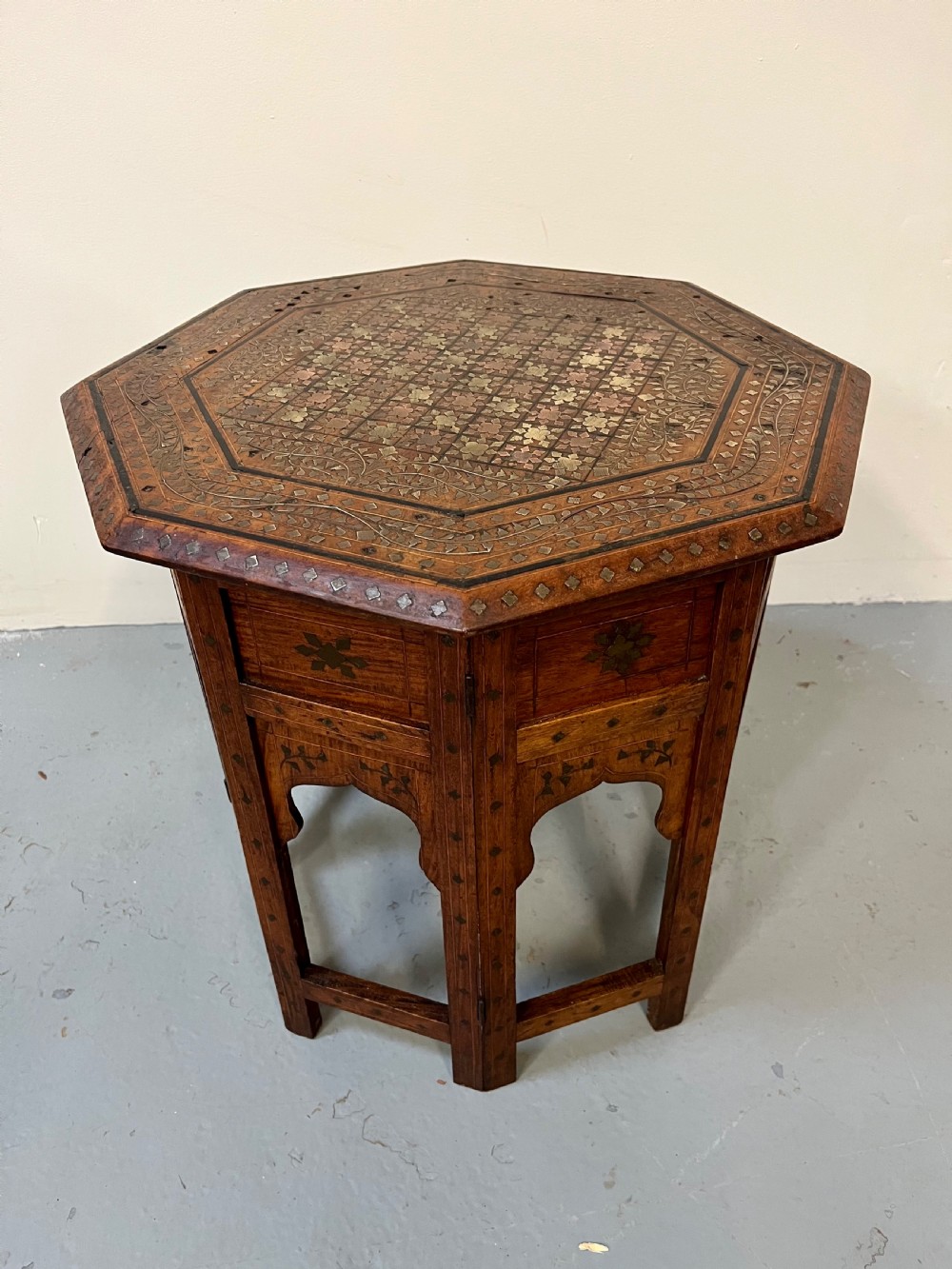 Small Hoshiarpur table 