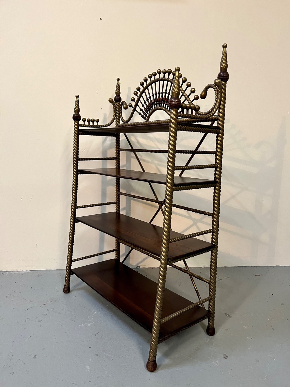 Gilded mahogany etagere View IV