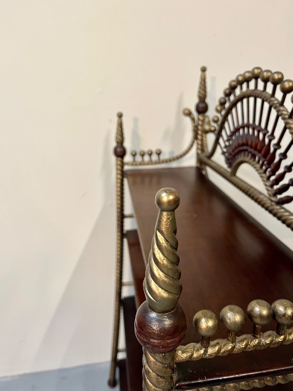 Gilded mahogany etagere View XI