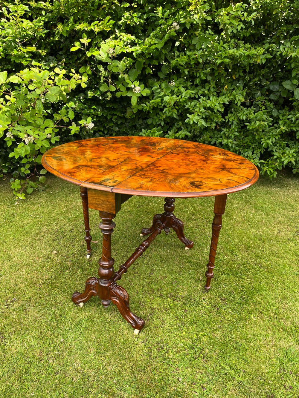 Large walnut sutherland table View IV