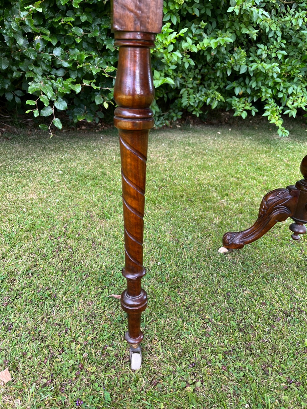 Large walnut sutherland table View VIII
