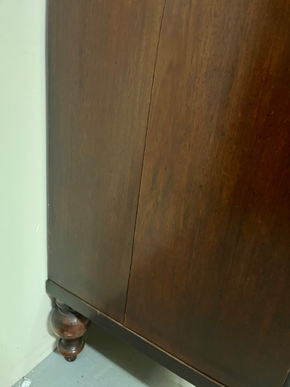 Large mahogany chest of drawers  View VI
