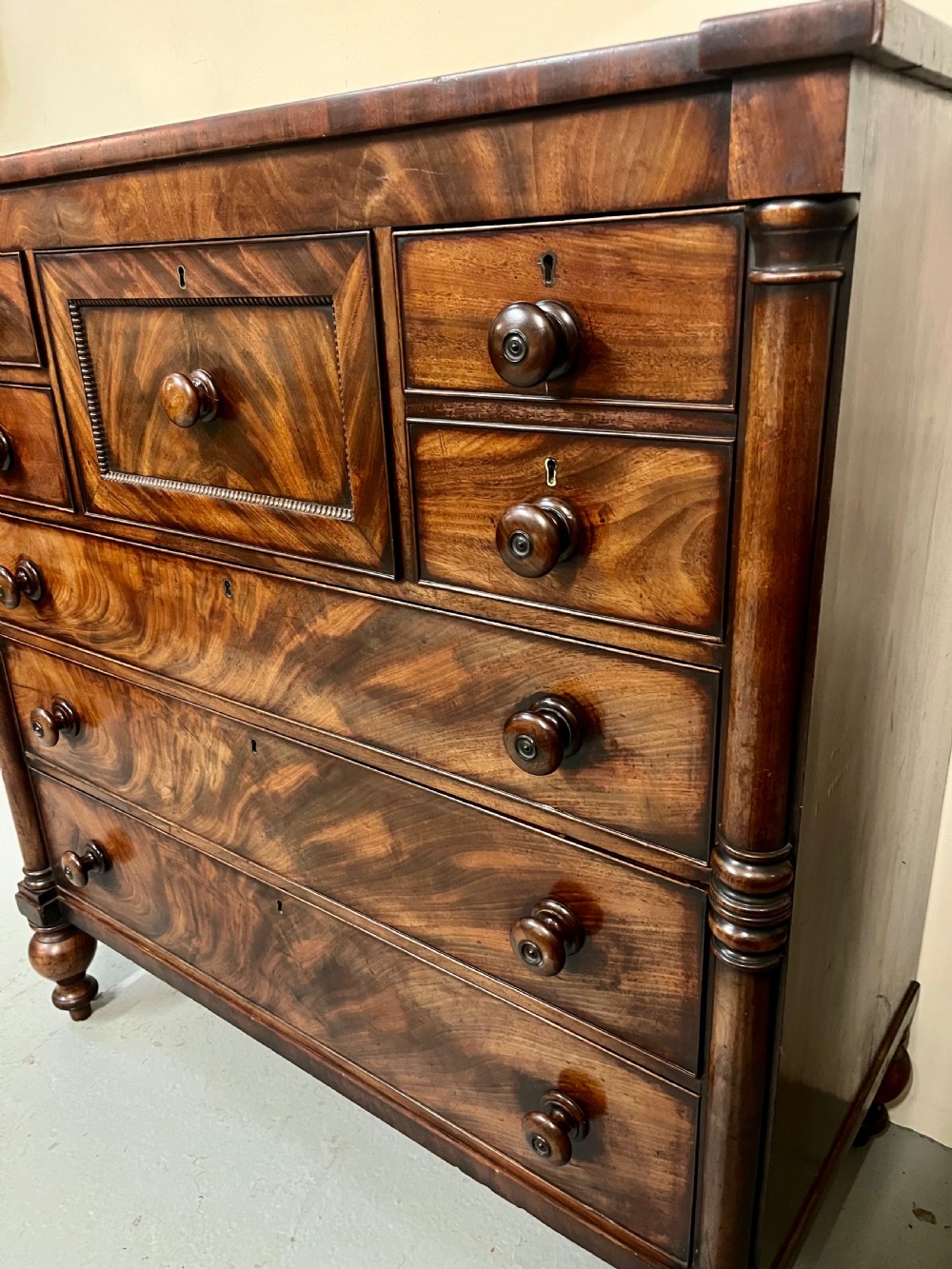 Large mahogany chest of drawers  View XX