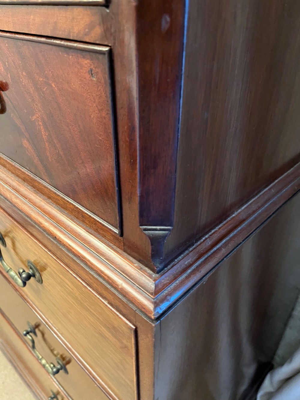Howard & Son Mahogany linen press View VIII