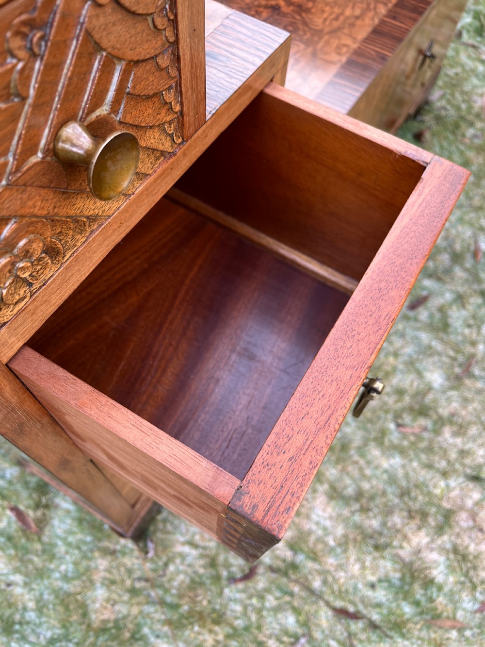 Art deco dressing table View VII