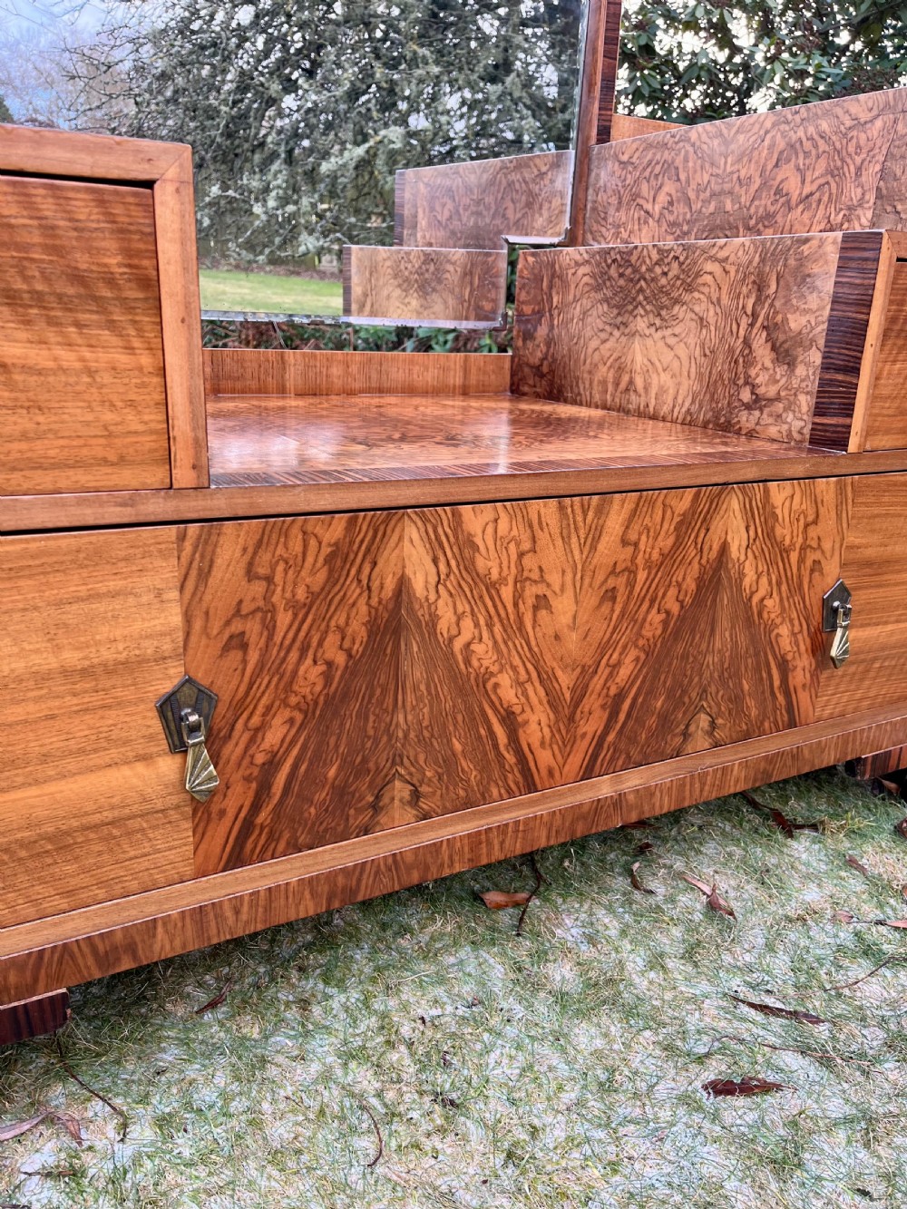 Art deco dressing table View XI