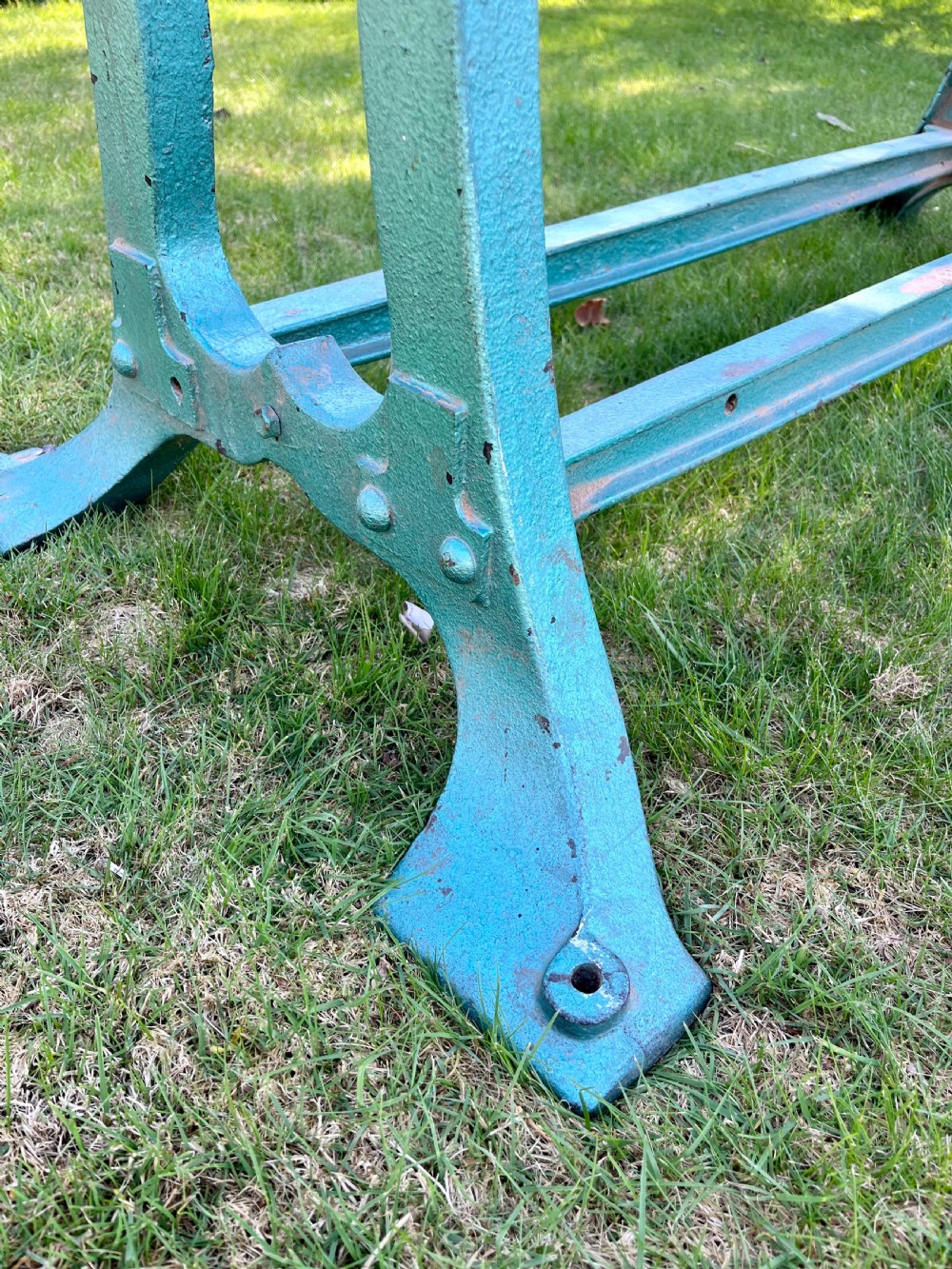 Industrial cast iron table  View IV