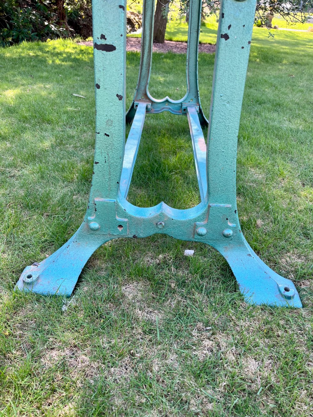 Industrial cast iron table  View VI