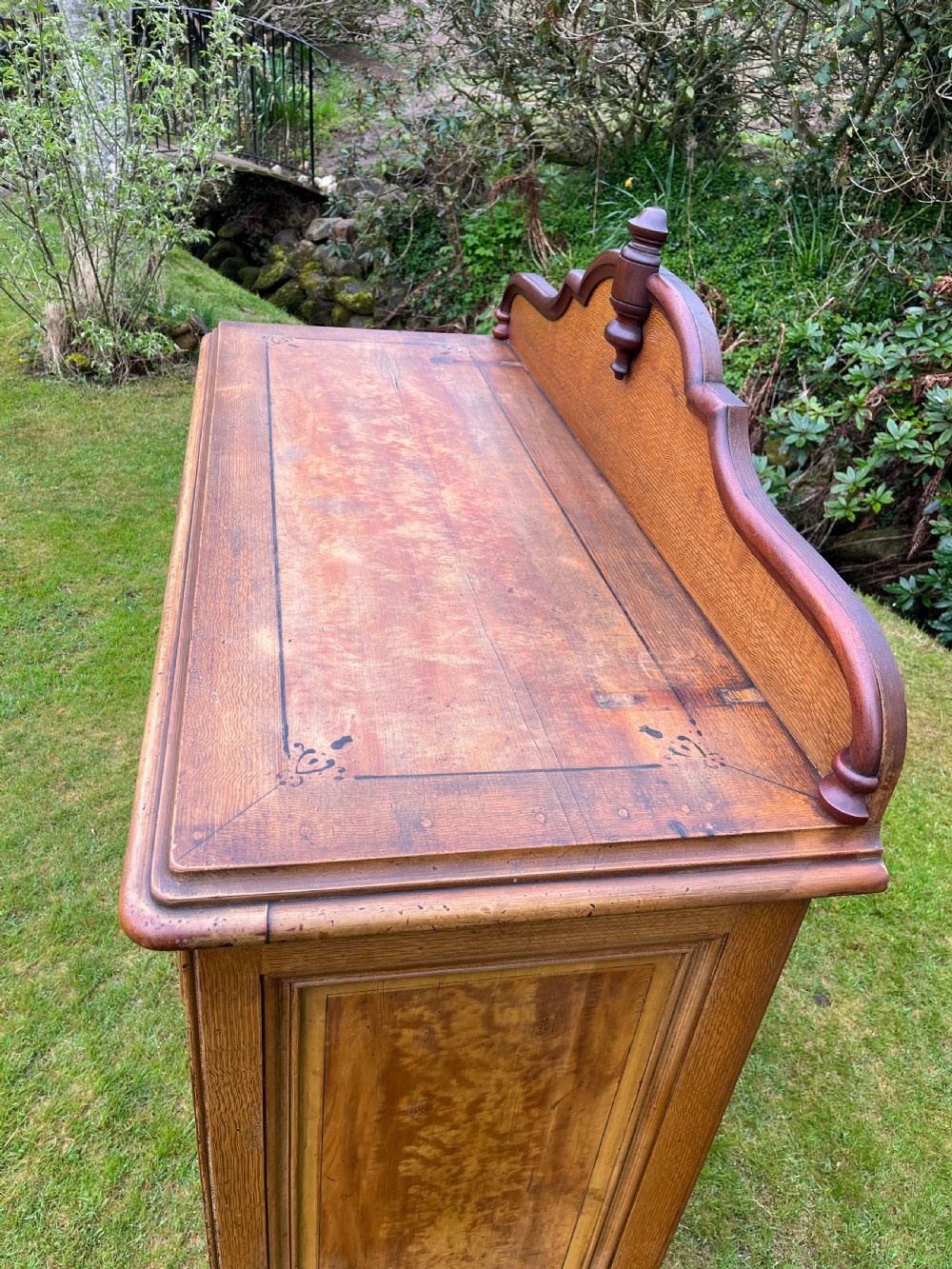 Scottish dresser base View VIII