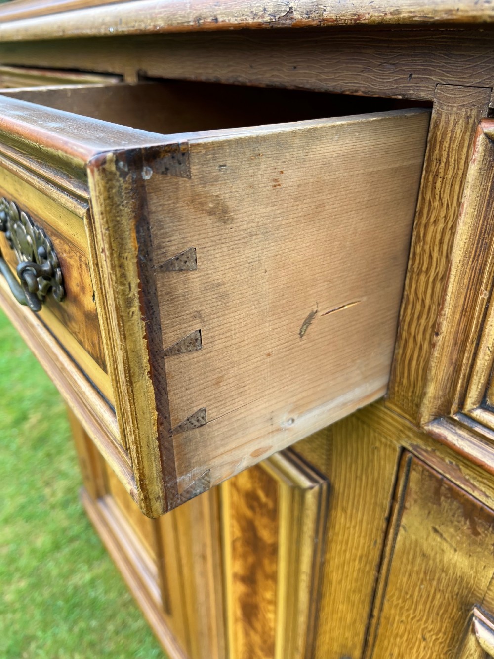 Scottish dresser base View IX