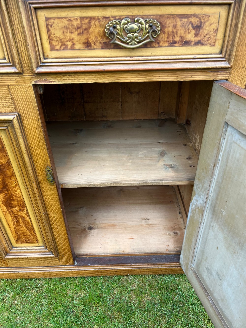 Scottish dresser base View X