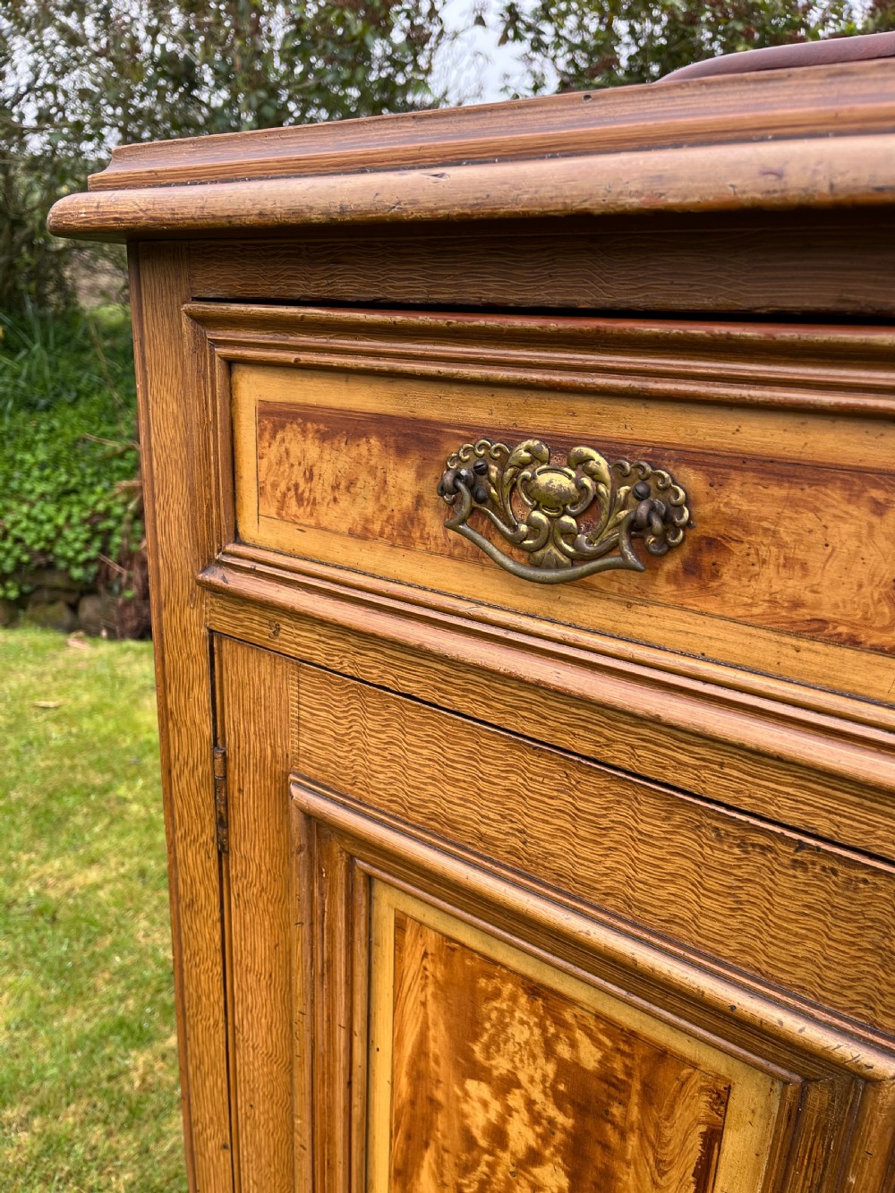Scottish dresser base View XIII