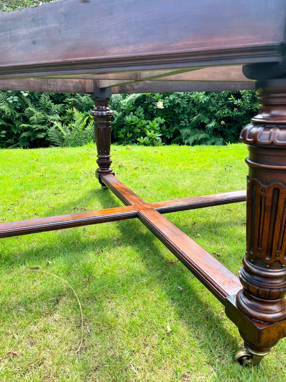 Large octagonal mahogany dining table  View XX