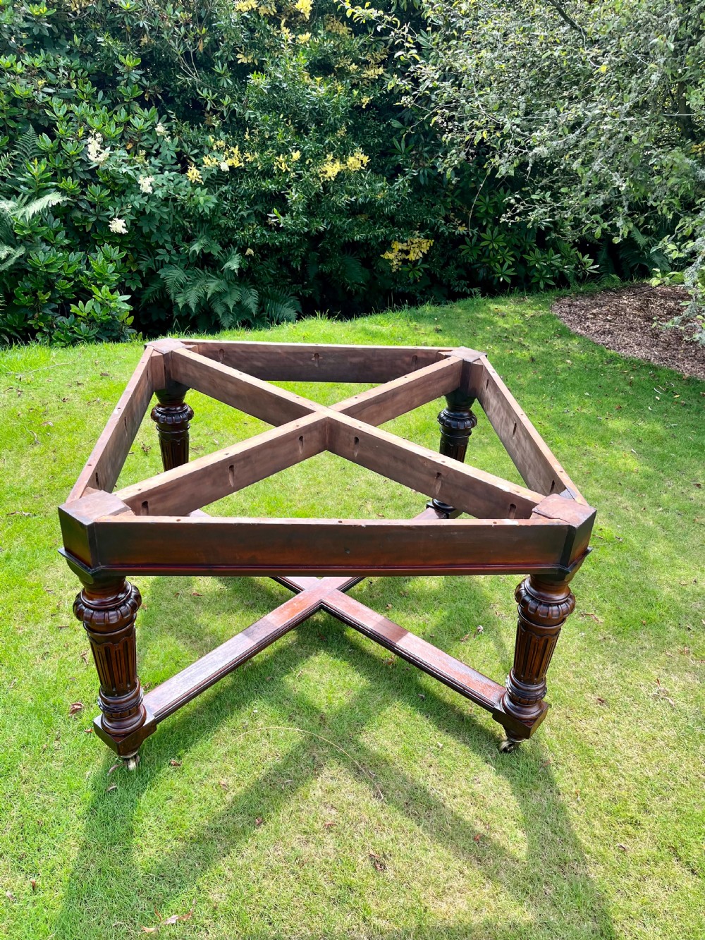 Large octagonal mahogany dining table  View XXIII