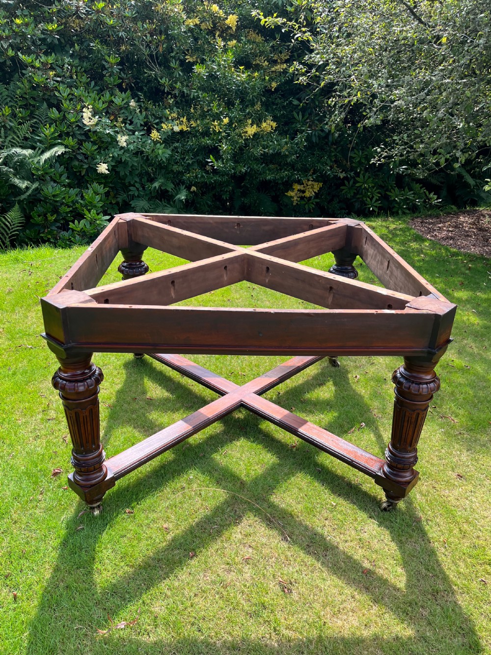 Large octagonal mahogany dining table  View XXIV
