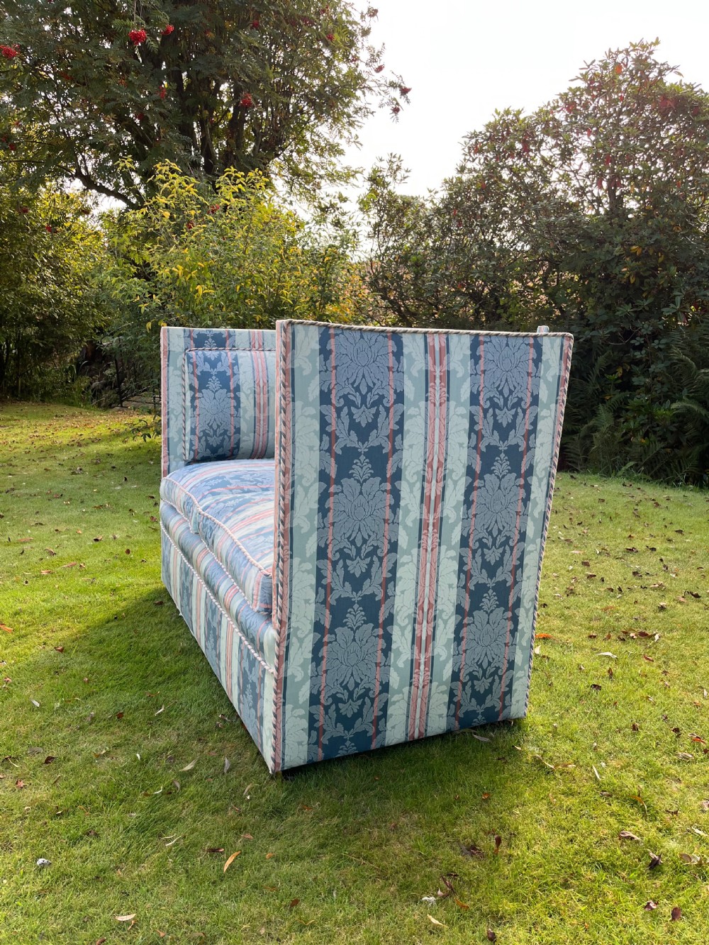 Small Knole settee View IV