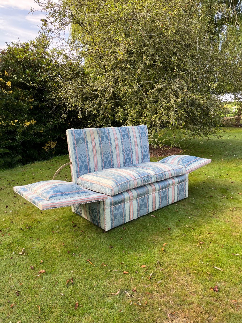 Small Knole settee View VII