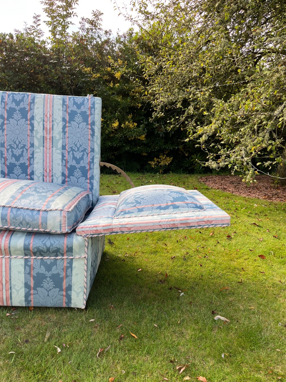 Small Knole settee View X
