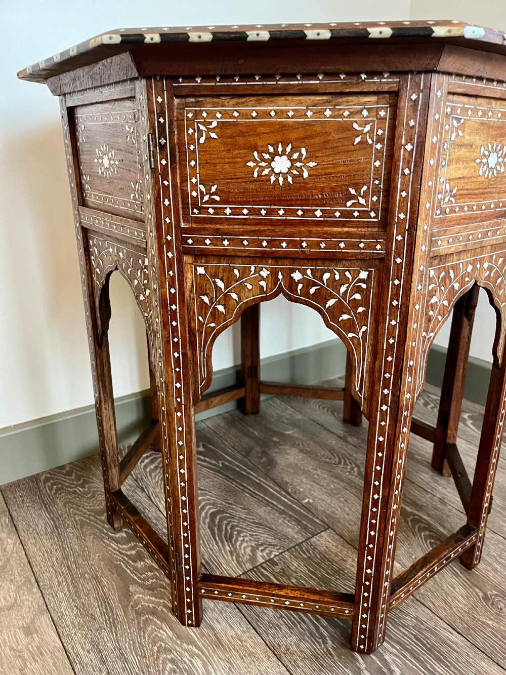 Large Hoshiarpur table View VII