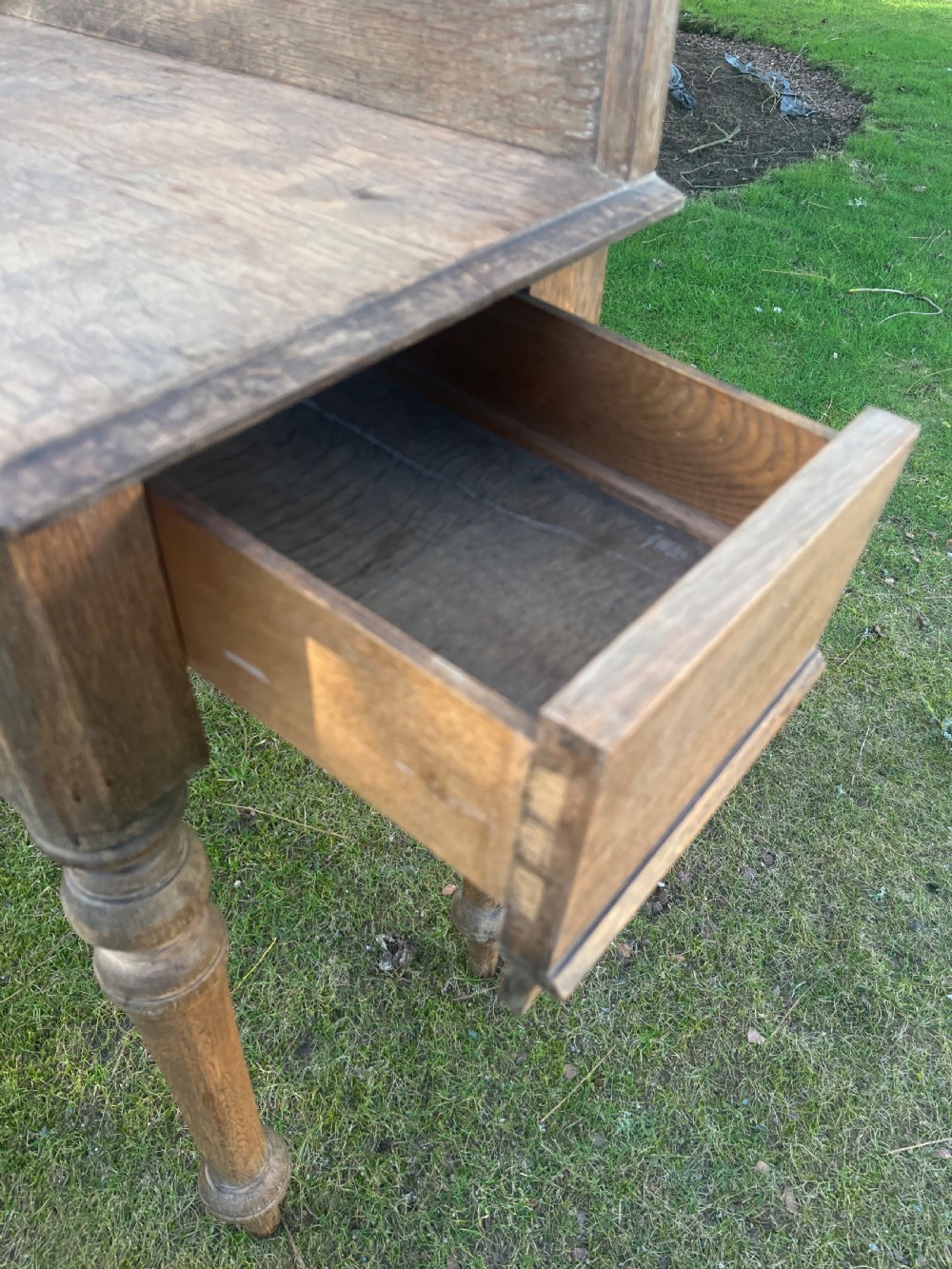Oak console table  View IX