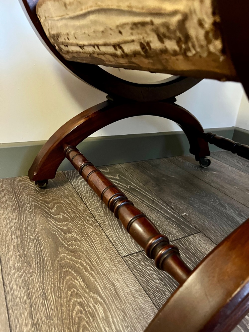 Cross frame open armchair  View VI