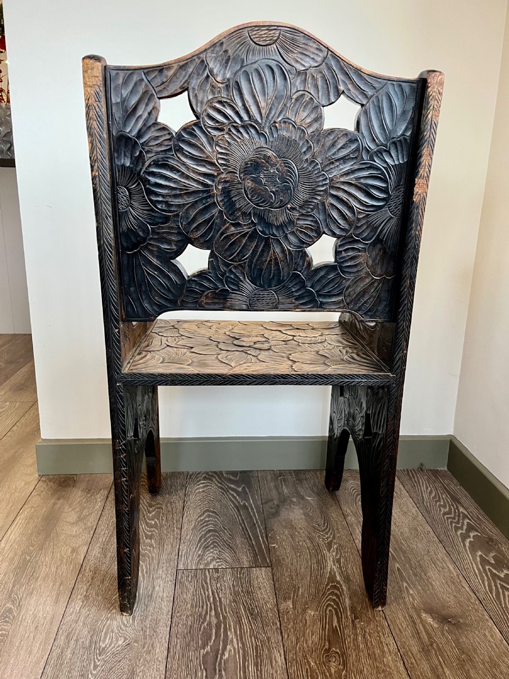 Liberty Anglo Japanese chair View XI