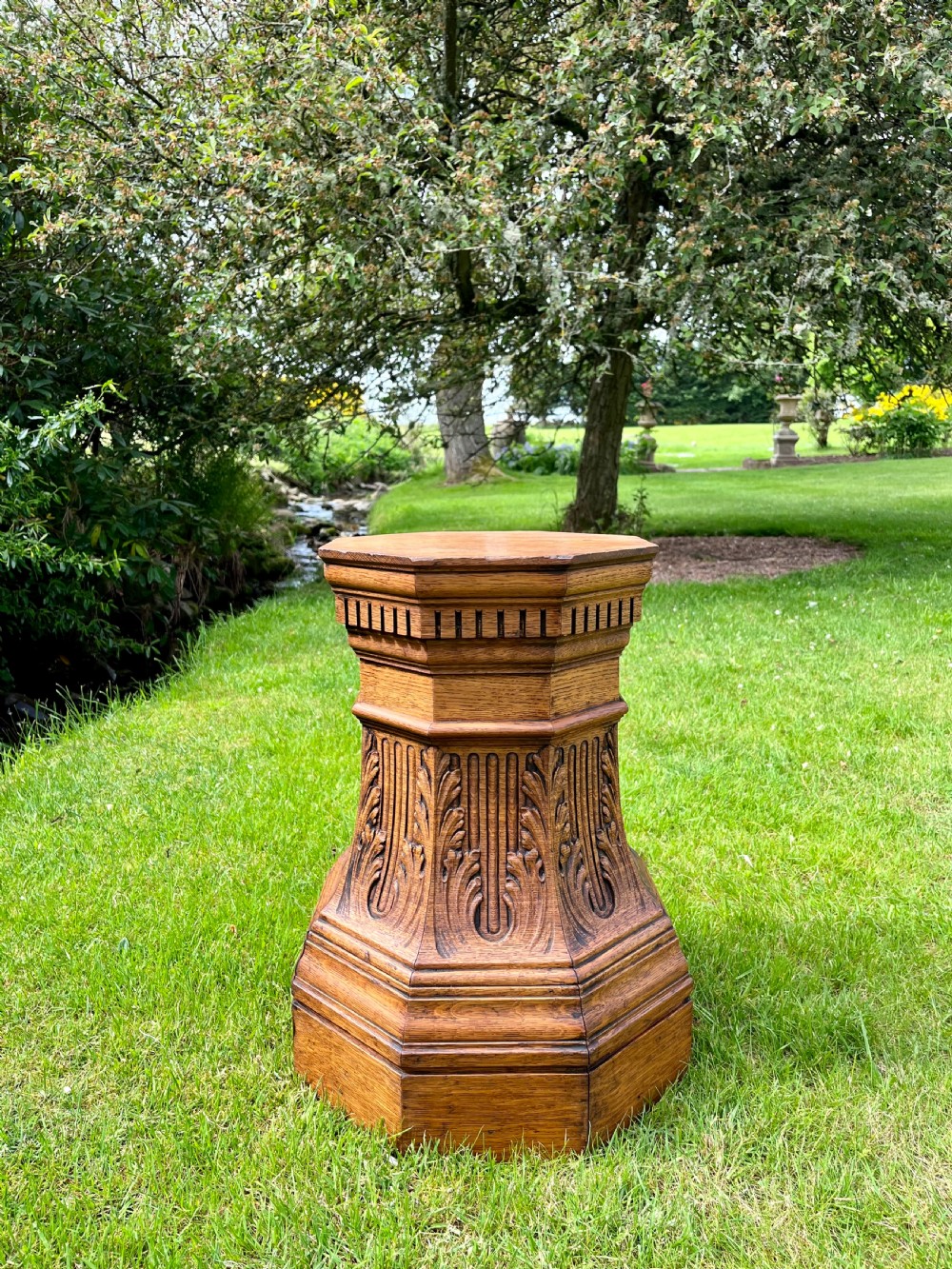 Oak pedestal plant stand