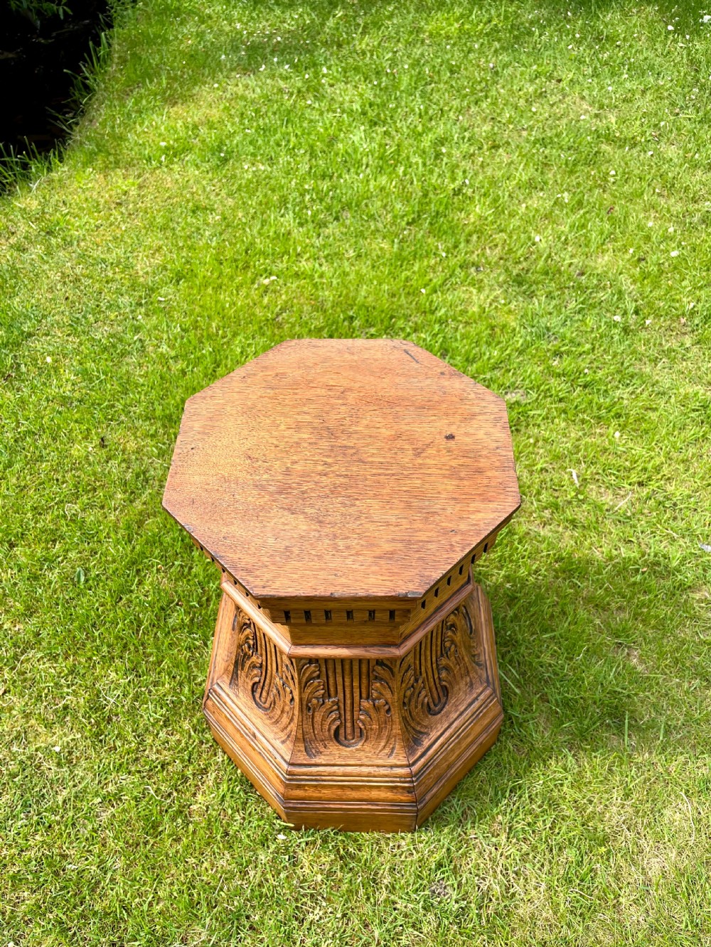 Oak pedestal plant stand View VII