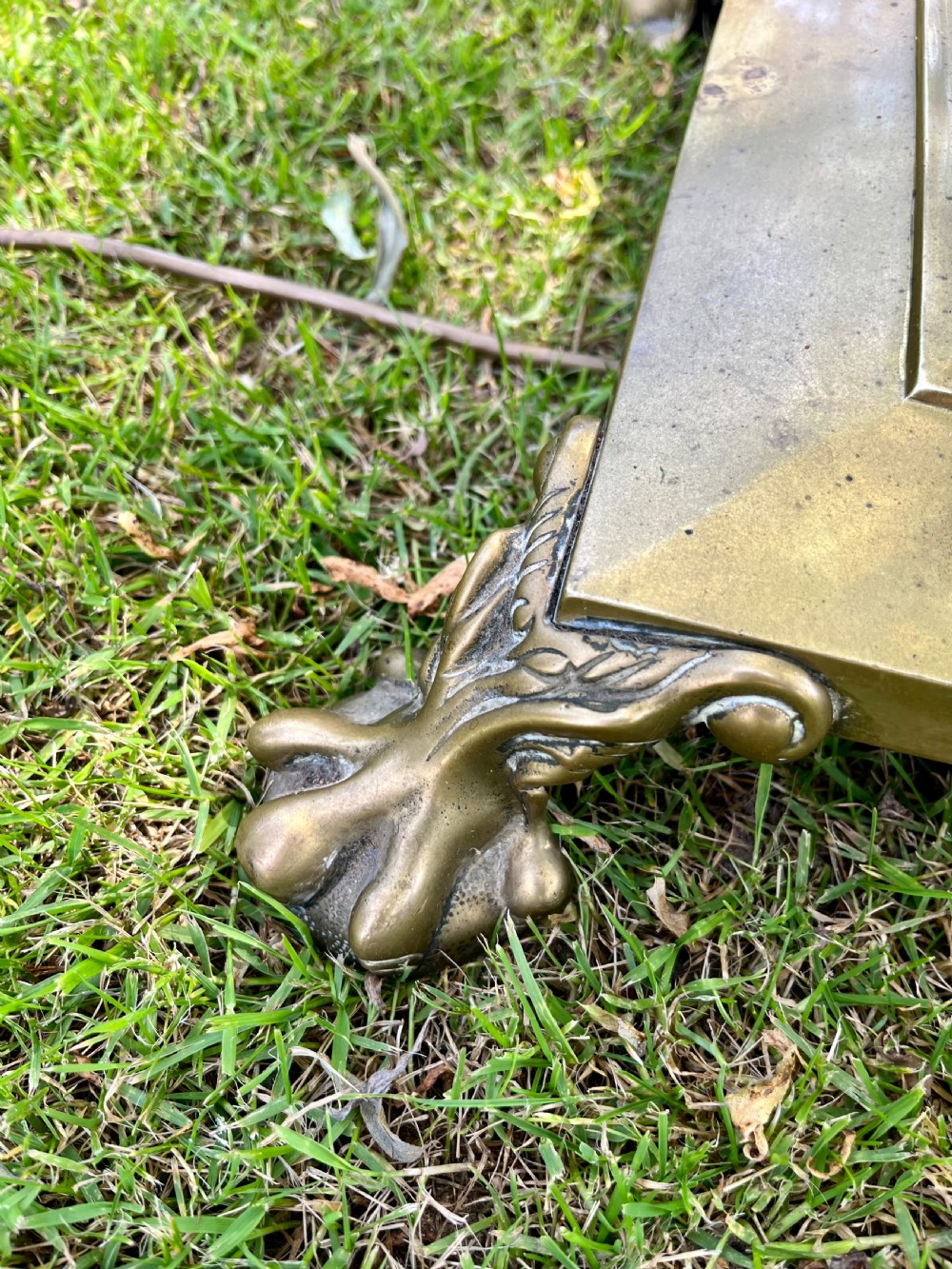 Brass Corinthian standard lamp  View VI
