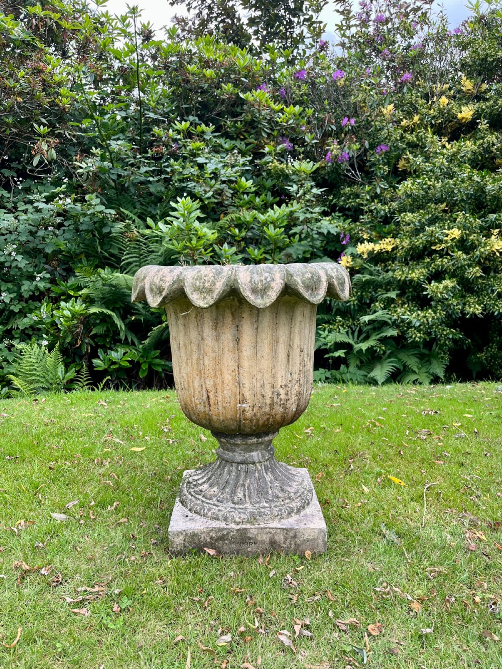 Scottish Garnkirk garden urn 