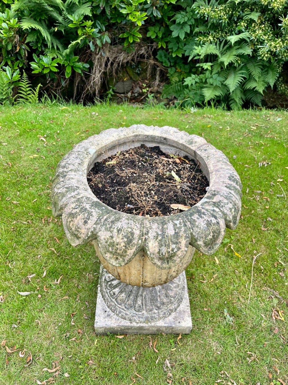 Scottish Garnkirk garden urn  View VIII