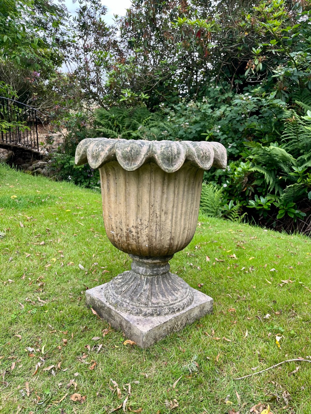 Scottish Garnkirk garden urn  View X